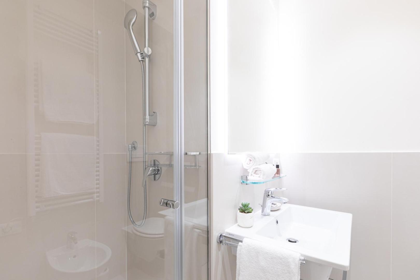 Centrale Suite With Balcony - Top Collection Milano Eksteriør bilde